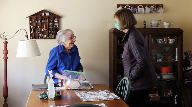 Meals on Wheels delivery